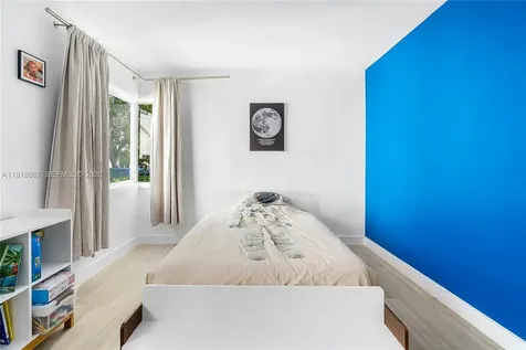 719 W 51st Street Miami Beach FL 33140
