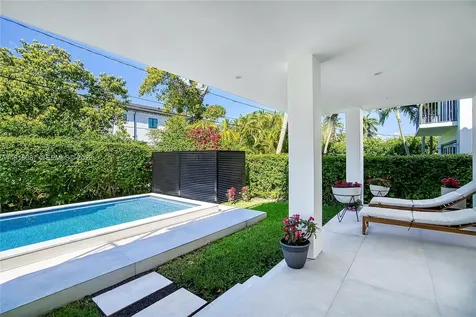 719 W 51st Street Miami Beach FL 33140