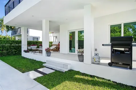 719 W 51st Street Miami Beach FL 33140