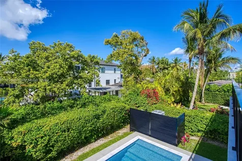 719 W 51st Street Miami Beach FL 33140