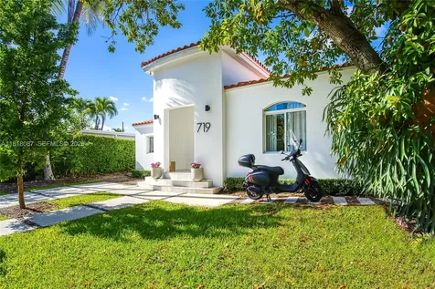 719 W 51st Street Miami Beach FL 33140