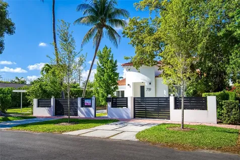 719 W 51st Street Miami Beach FL 33140