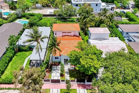 719 W 51st Street Miami Beach FL 33140