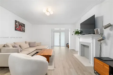 719 W 51st Street Miami Beach FL 33140