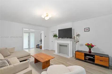 719 W 51st Street Miami Beach FL 33140
