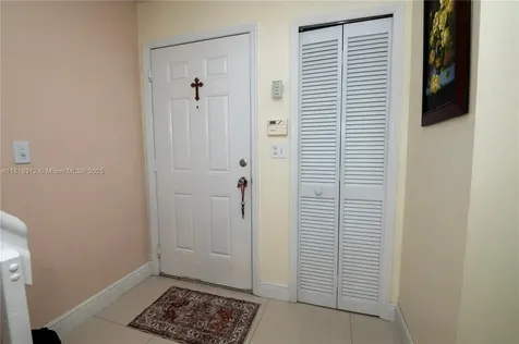 2375 W 74th Street Hialeah FL 33016