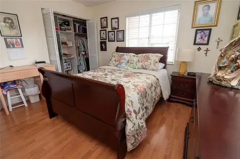 2375 W 74th Street Hialeah FL 33016