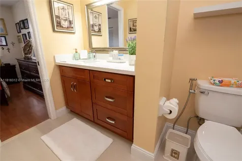 2375 W 74th Street Hialeah FL 33016