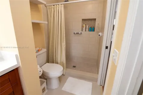 2375 W 74th Street Hialeah FL 33016