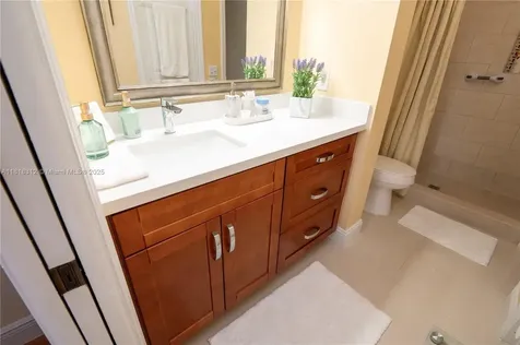 2375 W 74th Street Hialeah FL 33016