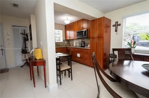 2375 W 74th Street Hialeah FL 33016