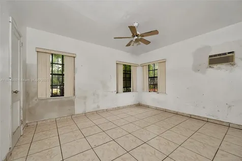 420 NE 135th Street North Miami FL 33161