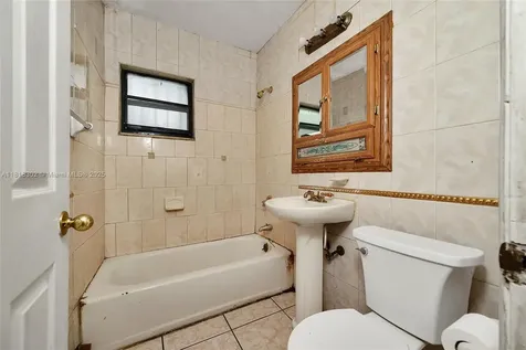 420 NE 135th Street North Miami FL 33161