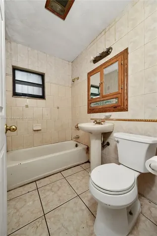 420 NE 135th Street North Miami FL 33161