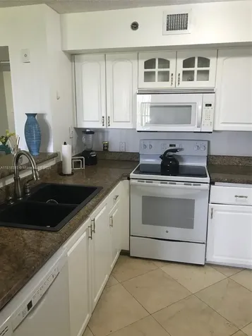 19801 E Country Club Drive Aventura FL 33180