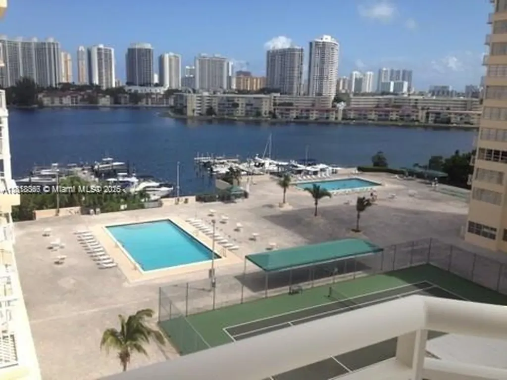 18051 Biscayne Boulevard Aventura FL 33161