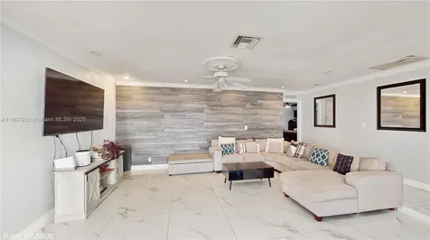 3920 NW 36th Avenue Lauderdale Lakes FL 33309