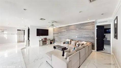 3920 NW 36th Avenue Lauderdale Lakes FL 33309