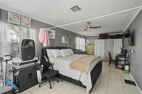 5390 SW 10th Court Margate FL 33068