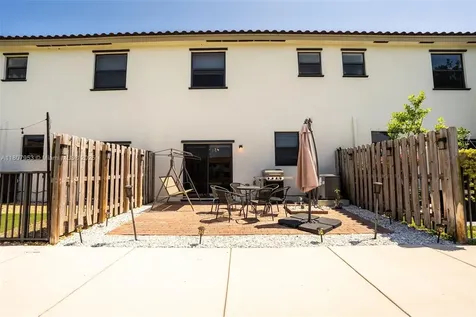 5421 NW 27th Street Margate FL 33063