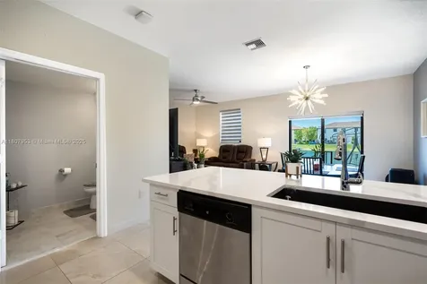 5421 NW 27th Street Margate FL 33063