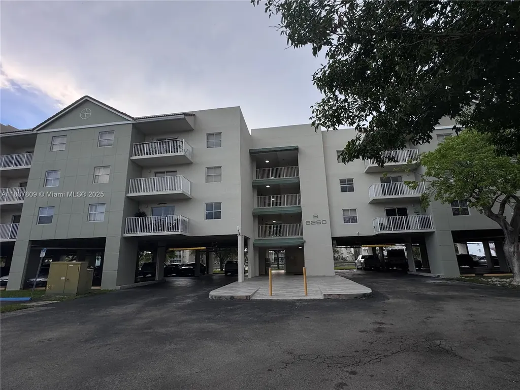 8260 SW 210th Street Cutler Bay FL 33189