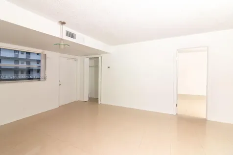 447 NE 195th Street Miami FL 33179