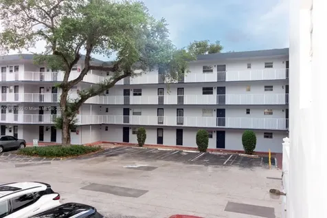 447 NE 195th Street Miami FL 33179