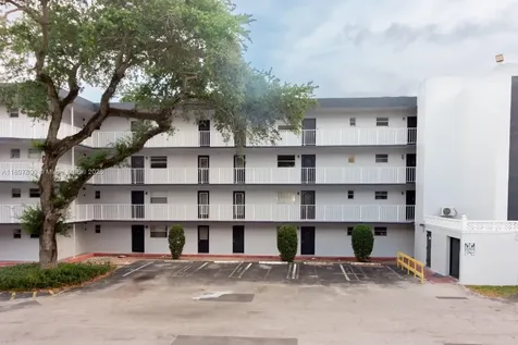 447 NE 195th Street Miami FL 33179