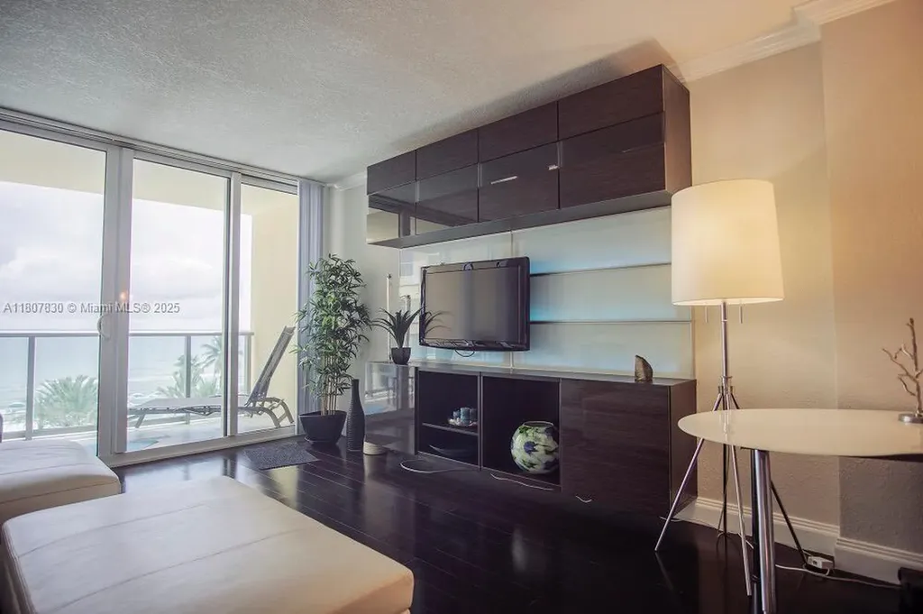 2501 S Ocean Drive Hollywood FL 33019