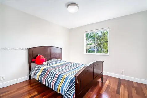 850 Nandina Drive Weston FL 33327