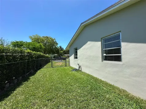 18735 SW 99th Road Cutler Bay FL 33157