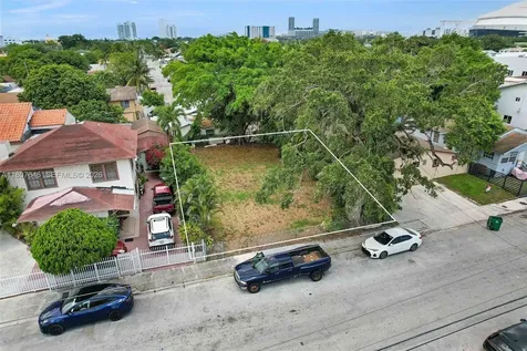 1873 NW Flagler Terrace Miami FL 33125