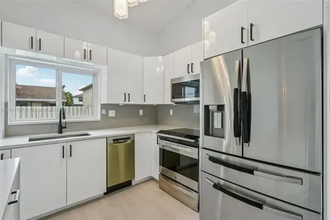 731 Briarwood Terrace Davie FL 33325