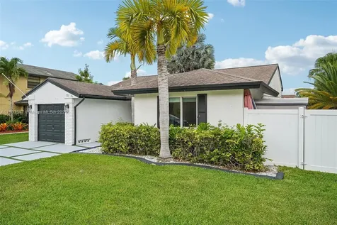 731 Briarwood Terrace Davie FL 33325