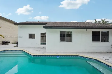 731 Briarwood Terrace Davie FL 33325