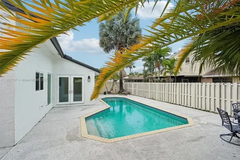 731 Briarwood Terrace Davie FL 33325