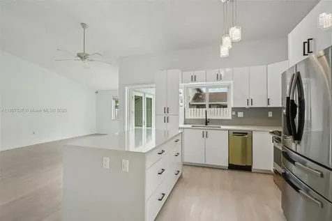 731 Briarwood Terrace Davie FL 33325