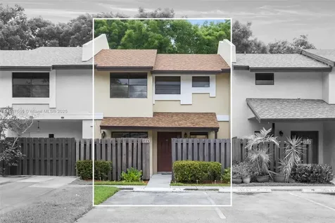 131 SW 97th Avenue Pembroke Pines FL 33025