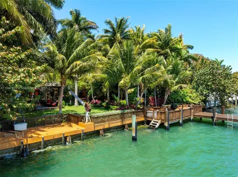 5725 N Bayshore Drive Miami FL 33137