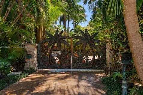 5725 N Bayshore Drive Miami FL 33137