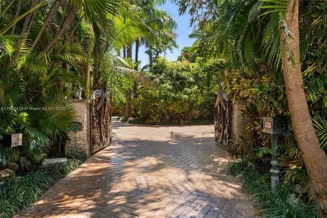 5725 N Bayshore Drive Miami FL 33137