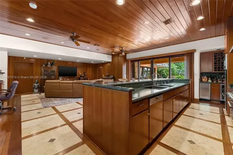 5725 N Bayshore Drive Miami FL 33137