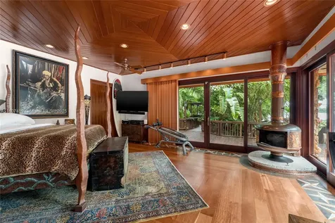 5725 N Bayshore Drive Miami FL 33137