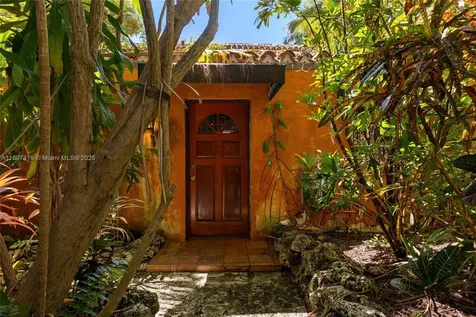 5725 N Bayshore Drive Miami FL 33137