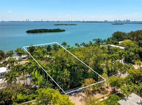 5725 N Bayshore Drive Miami FL 33137