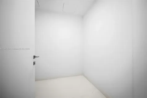 300 Biscayne Boulevard Way Miami FL 33131