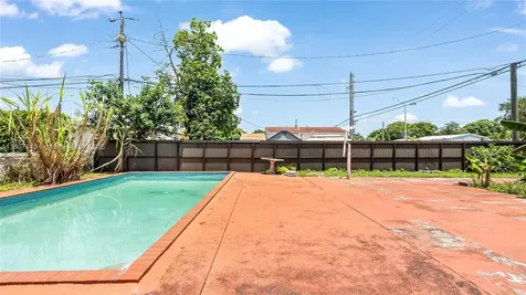 15 W 55th Street Hialeah FL 33012