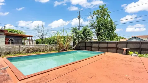 15 W 55th Street Hialeah FL 33012
