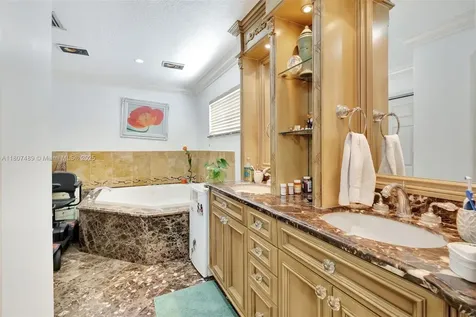 8360 NW 159th Terrace Miami Lakes FL 33016